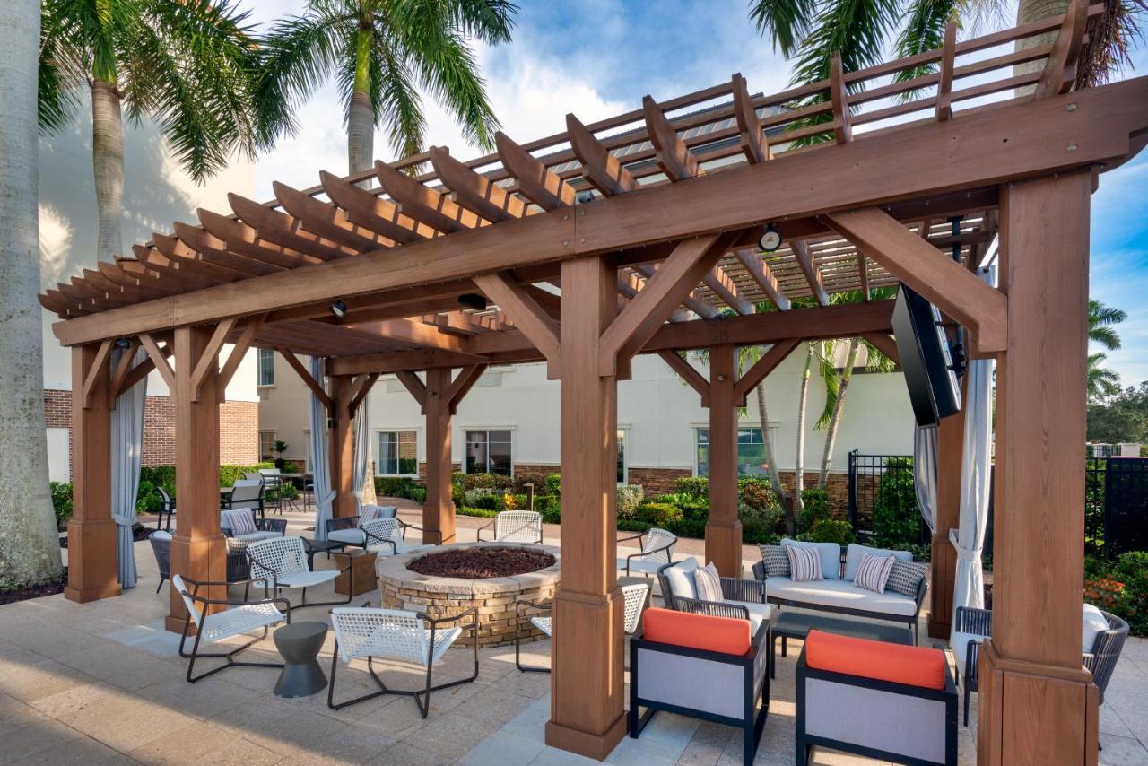 Courtyard By Marriott Sarasota At University Town Center Desoto Lakes Exterior photo