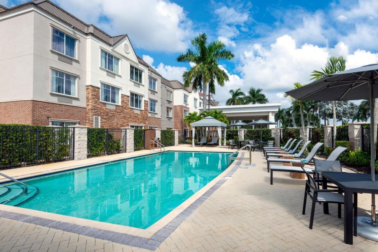 Courtyard By Marriott Sarasota At University Town Center Desoto Lakes Exterior photo