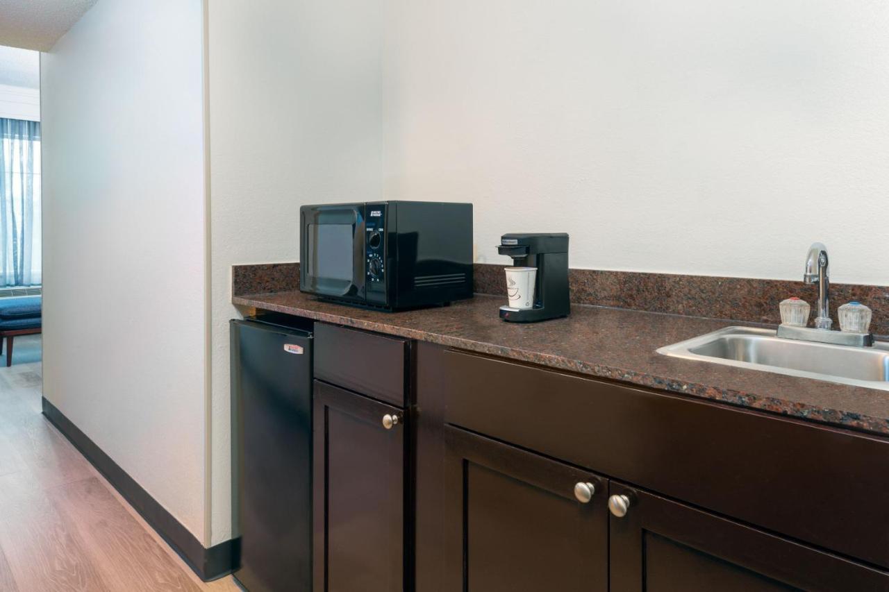 Courtyard By Marriott Sarasota At University Town Center Desoto Lakes Exterior photo