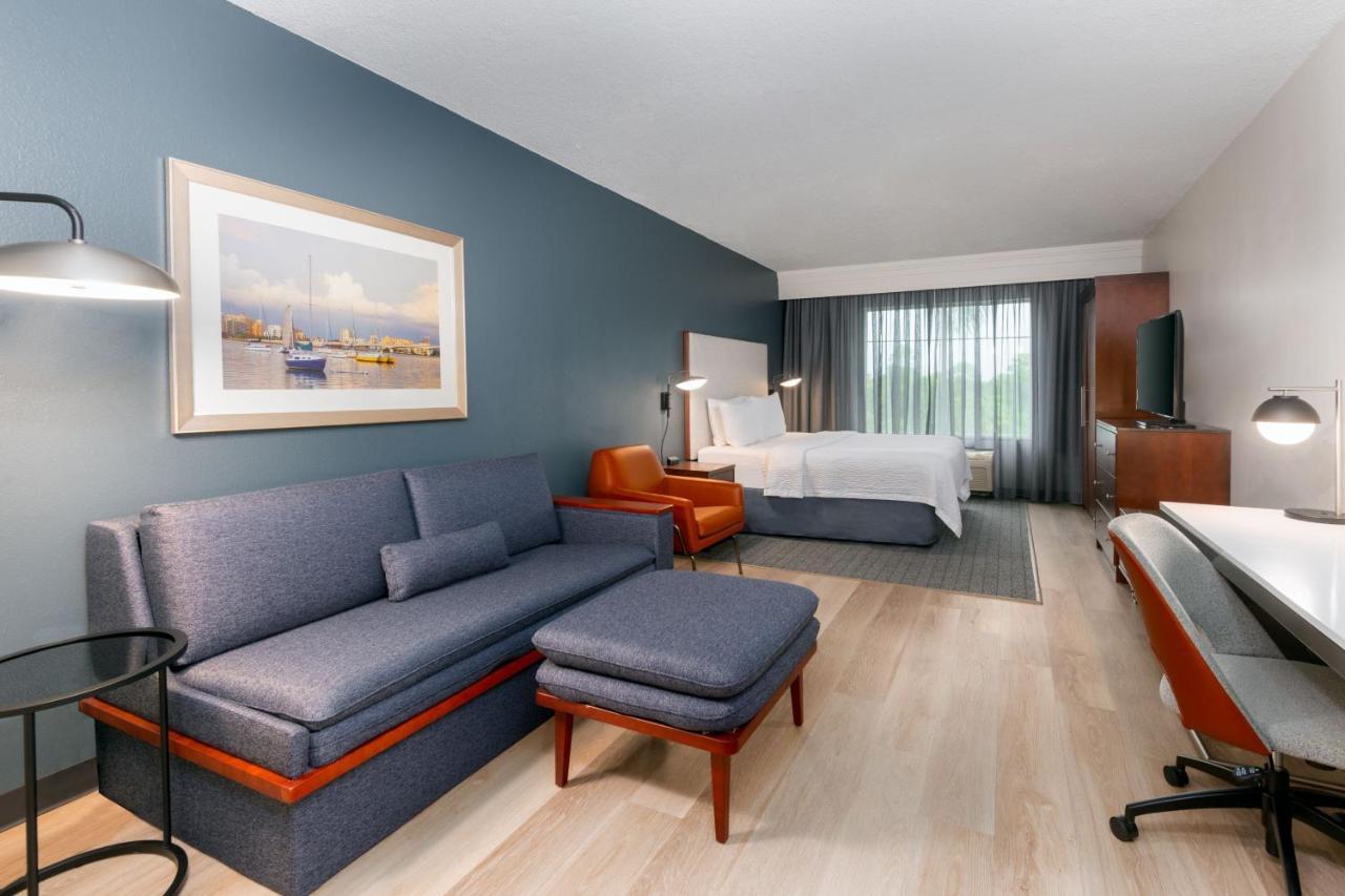 Courtyard By Marriott Sarasota At University Town Center Desoto Lakes Exterior photo