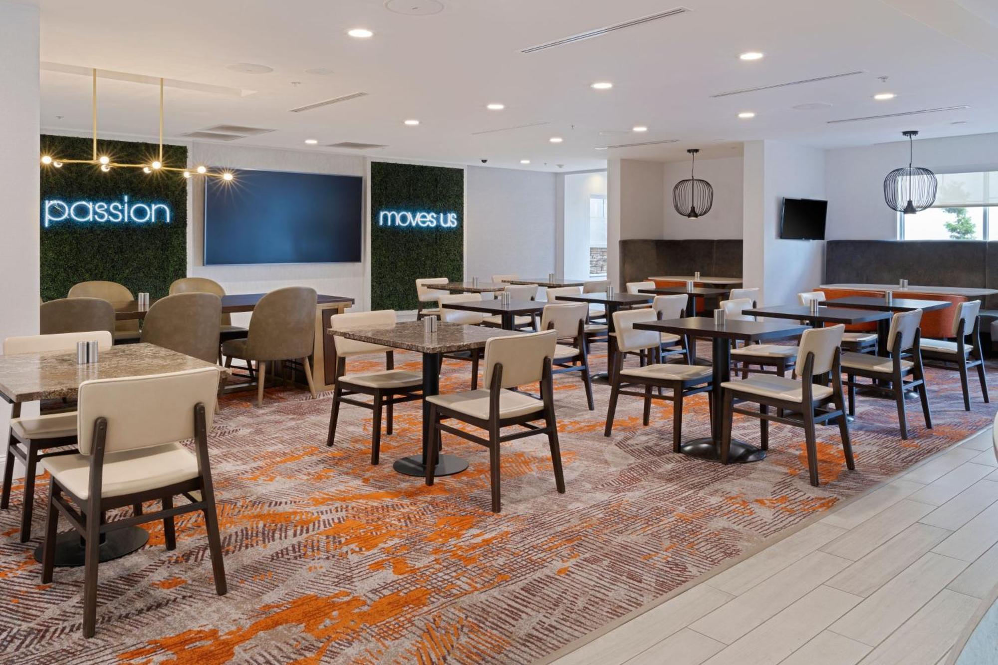 Courtyard By Marriott Sarasota At University Town Center Desoto Lakes Exterior photo