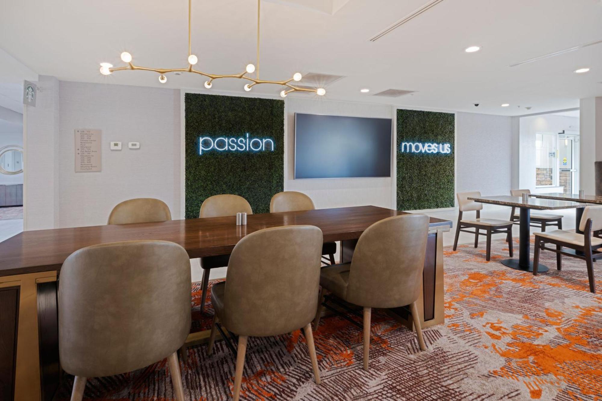 Courtyard By Marriott Sarasota At University Town Center Desoto Lakes Exterior photo