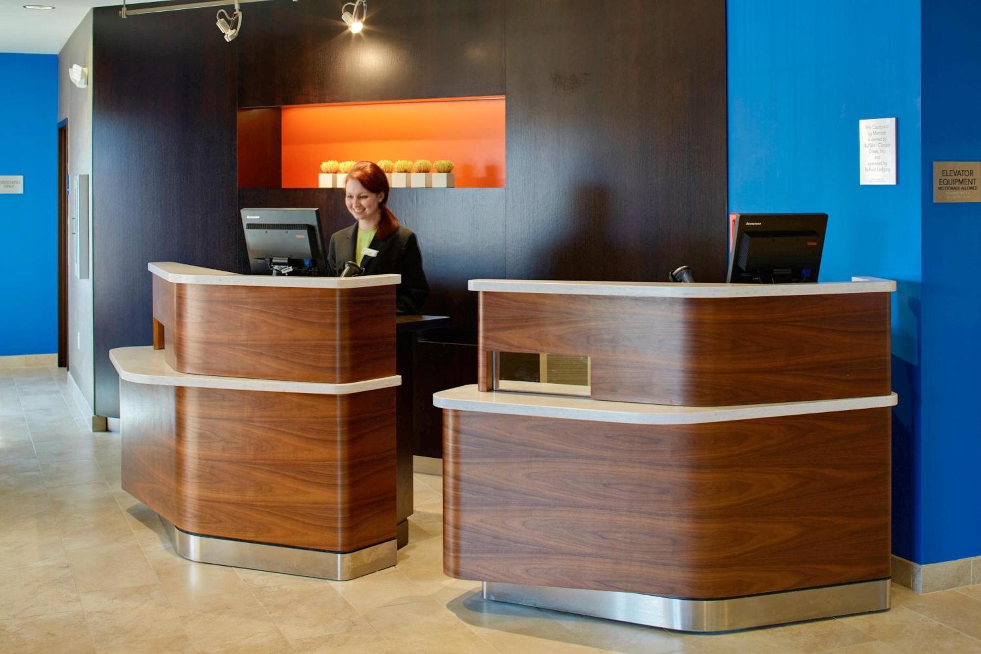 Courtyard By Marriott Sarasota At University Town Center Desoto Lakes Exterior photo