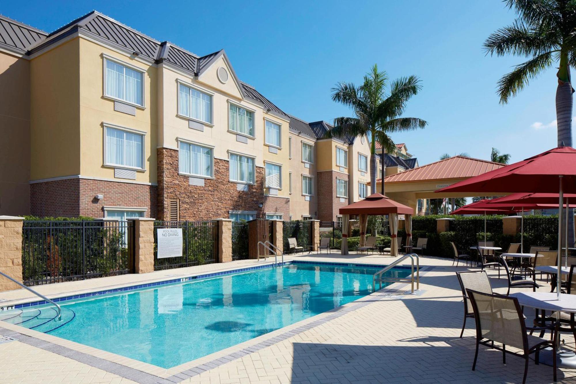 Courtyard By Marriott Sarasota At University Town Center Desoto Lakes Exterior photo