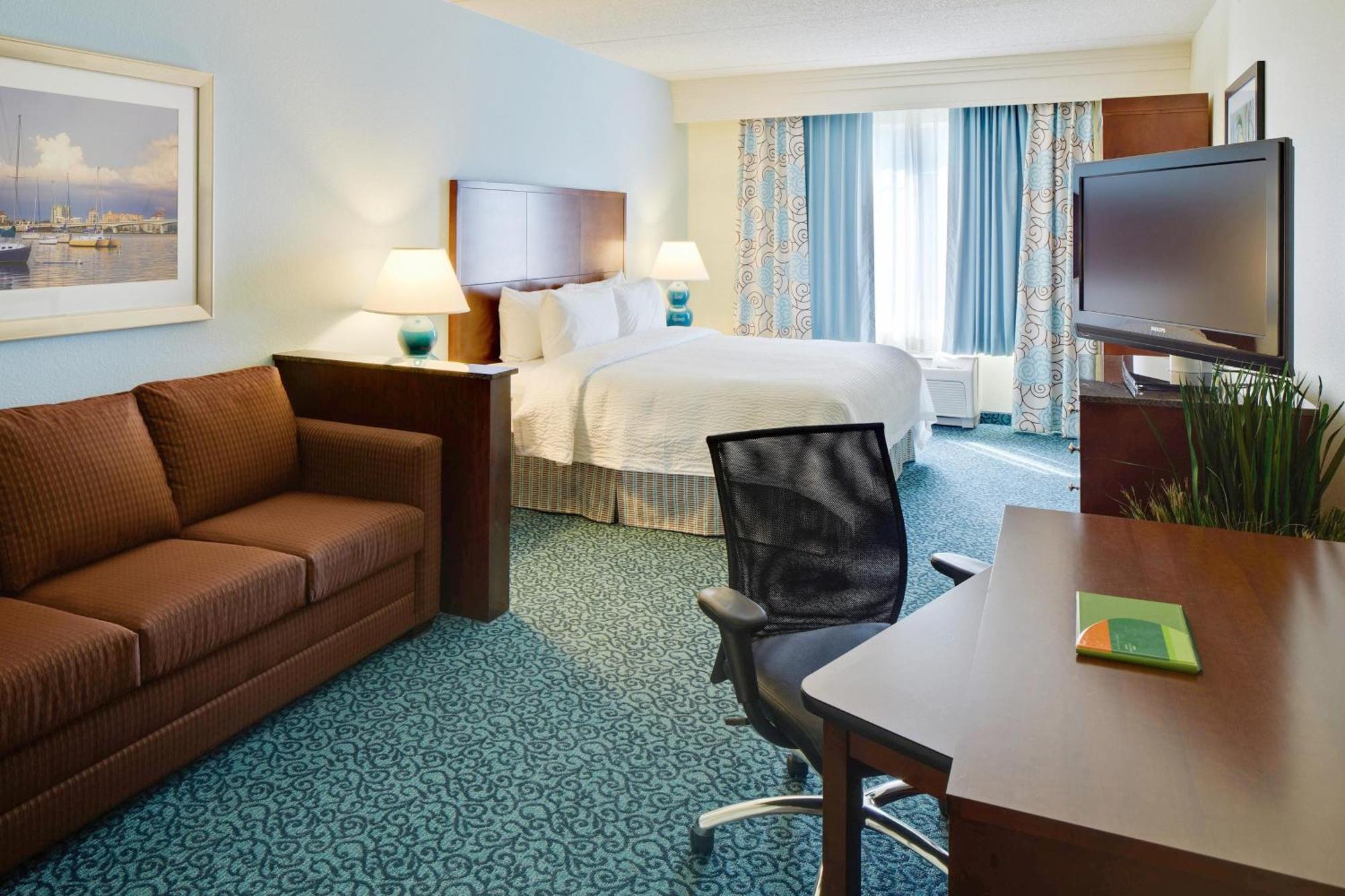Courtyard By Marriott Sarasota At University Town Center Desoto Lakes Exterior photo