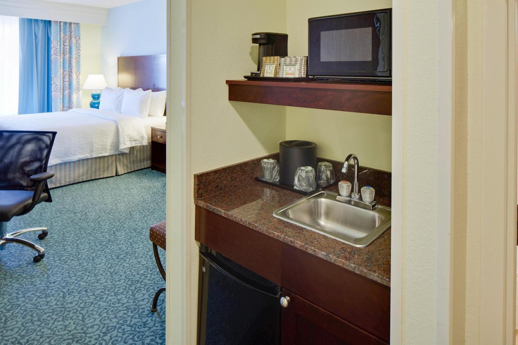 Courtyard By Marriott Sarasota At University Town Center Desoto Lakes Exterior photo